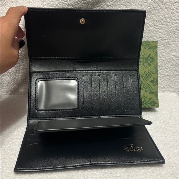 Fashion Inspired Item (WALLET) - Picture 3 of 10